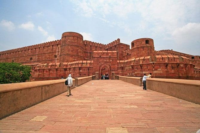 2-Day Tour to The Taj Mahal and Agra from Goa with Both Side Commercial Flights - Prepaid Convenience: Flights, Private Vehicle, and Golf Carts