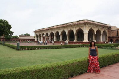 2-Day Tour to The Taj Mahal and Agra from Goa with Both Side Commercial Flights - Day 1: From Goa Morning Pickup to Mehtab Bagh at Dusk