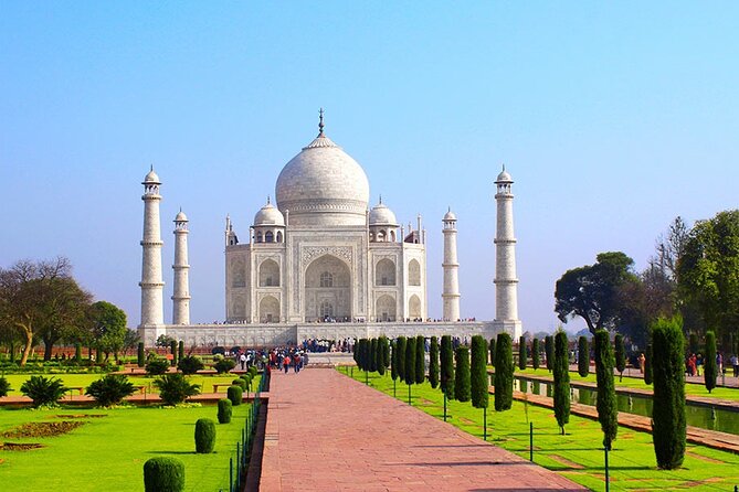 3-Day Private Taj Mahal, Agra and Delhi Tour from Goa or Mumbai - Day 1 in Delhi: airport pickup, hotel check-in, and Swaminarayan Akshardham