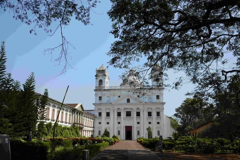 Baga/Calangute: South Goa Full-Day City Sightseeing Tour - Mangeshi Temple: A Quiet Half-Hour With Big Focus