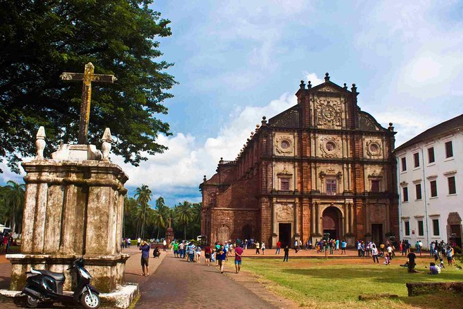 CULTURAL & HISTORIC DAY TOUR ATTRACTIONS - Churches, Temples & Spice Plantation - A day tour that strings Goa’s Portuguese and Hindu worlds together