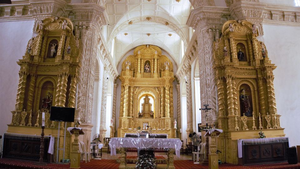 Divar Island: Local Goan Village Tour with Traditional Lunch - St. Mathias Church and the baroque-style church stops