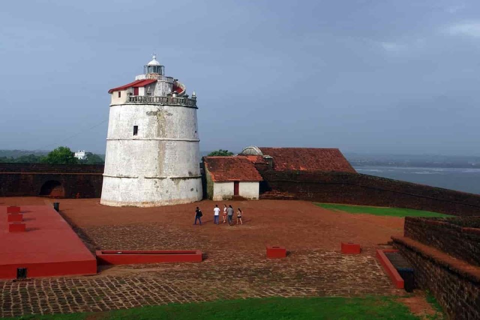 From North Goa: Full Day North Goa Tour with Transportation - Beaches in one day: Baga and Calangute’s different personalities