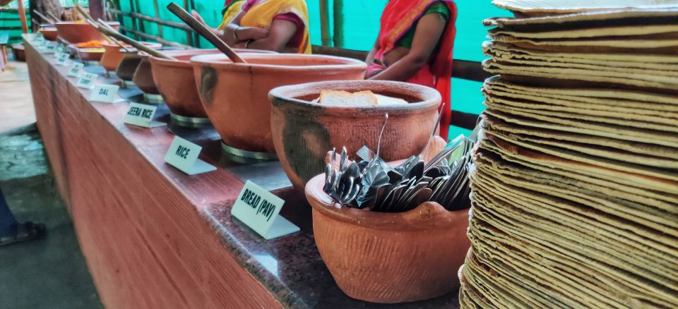 Goa: Private Full-Day Sightseeing Highlights Tour - Lunch and Goan-Style Food: Where the Day Finally Cools Down