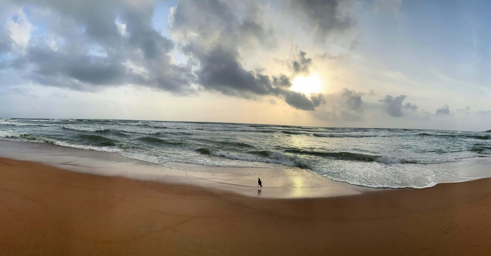 Goa: SIC North Goa Sightseeing Tour - Anjuna Beach: Boho Vibes and Flea Market Chances