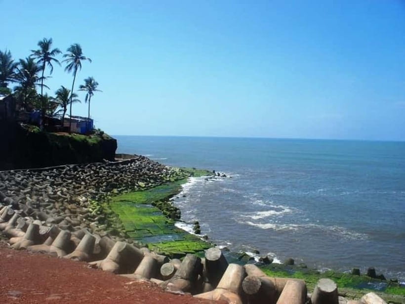 North Goa: Sightseeing Tour Sharing Coach - The Portuguese Coast Stops: Aguada Fort and Aguada Lighthouse