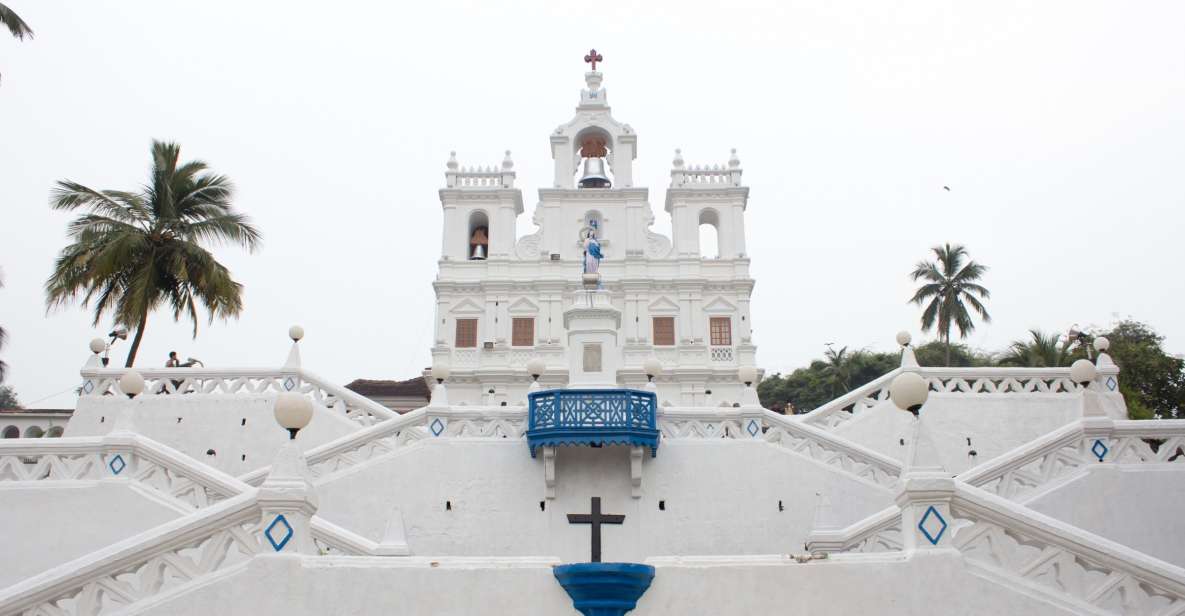 Panaji: Fontainhas Neighborhood Cultural Guided Walking Tour - From church steps to Altinho Hill: the viewpoints that reset your map