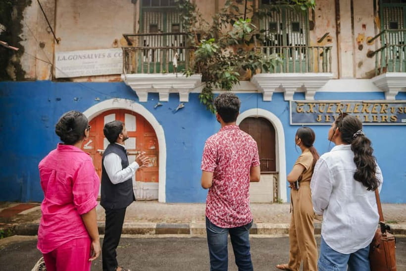 Panaji: Heritage Walking Tour in Fontainhas Latin Quarter - Fontainhas lanes, chapels, and the “why” behind the colors