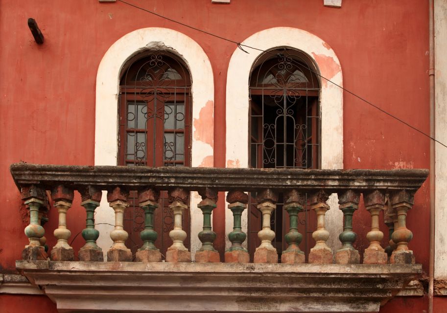 Panjim: Guided Walk Tour of Portuguese-Influenced Goa - The art gallery stop: Scandinavian meets local Goa