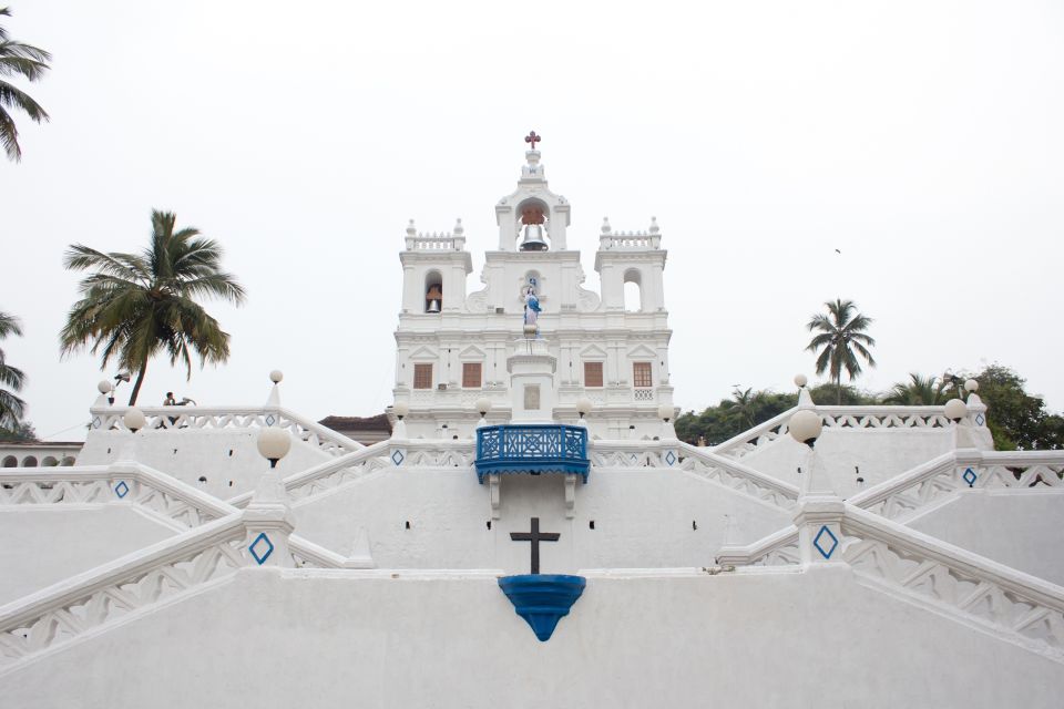 Panjim: Guided Walk Tour of Portuguese-Influenced Goa - Starting at Panjim Church: the first landmark and the tone