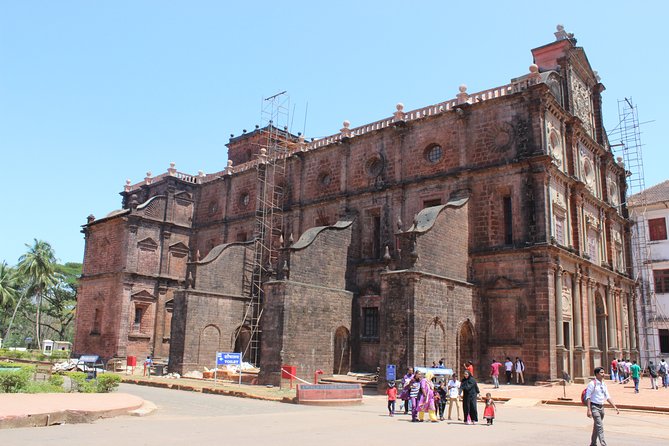 Private City Tour of South Goa - Mangeshi Temple in Priol: the mix of faiths shows up in the architecture
